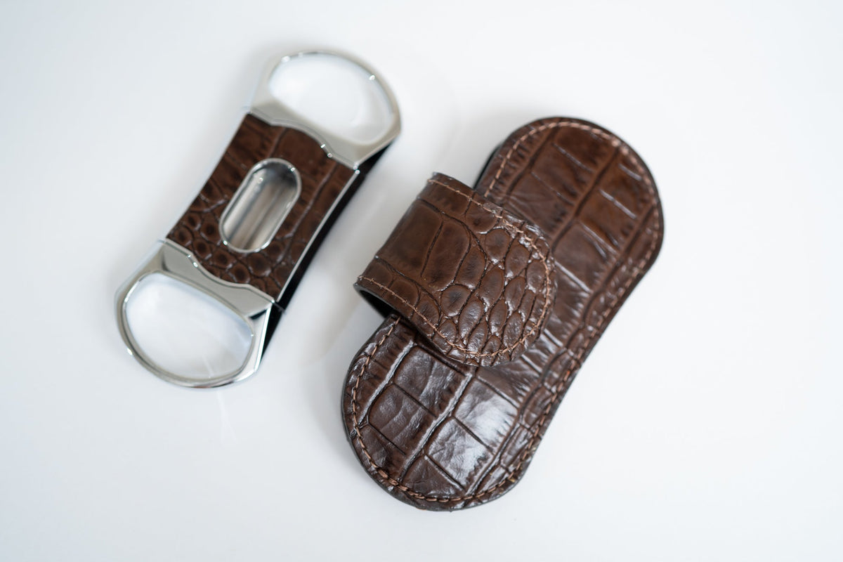 Brizard and Co - The "V" Cutter - Croco Tobacco