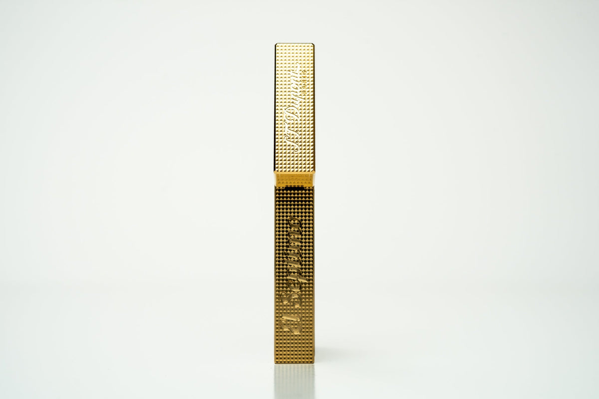 El Septimo luxury cigar lighters featuring a diamond head guilloche pattern.